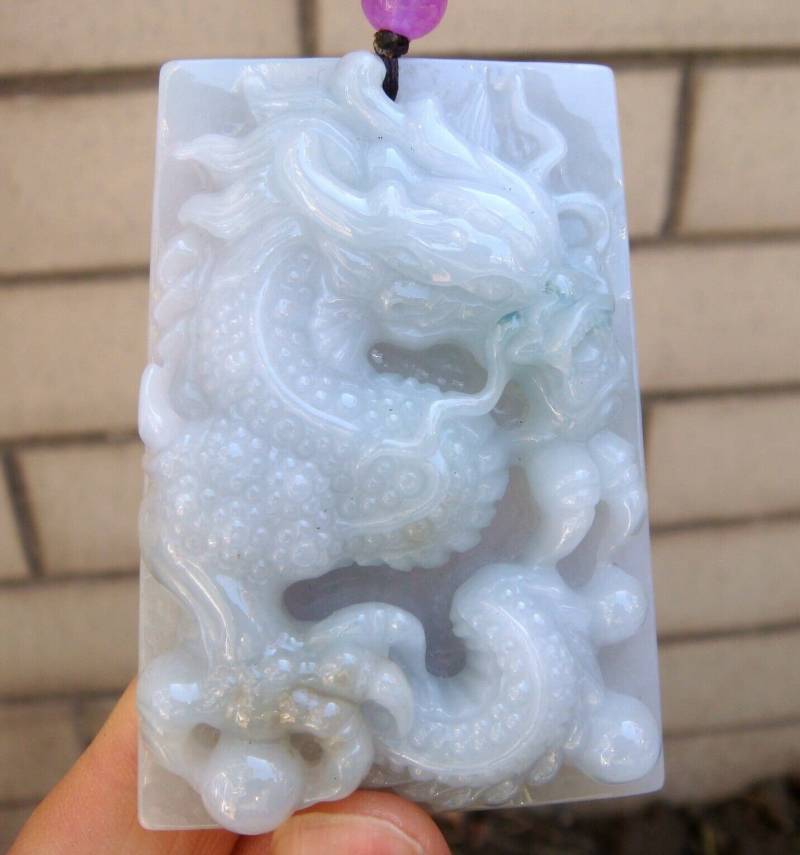 70 Mm Zertifiziert 100% Natürlich Unbehandelt Grad A Hellgrün Blau Eisigen Jadeit Handgemachte Geschnitzte Drachen Anhänger Halskette von tiantianjadeite