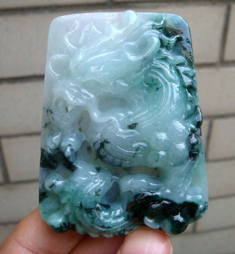 70 Mm Zertifiziert 100% Natürlich Unbehandelt Grad A Hellgrün Blau Jadeit Handgemachte Geschnitzte Drachen Anhänger Halskette von tiantianjadeite
