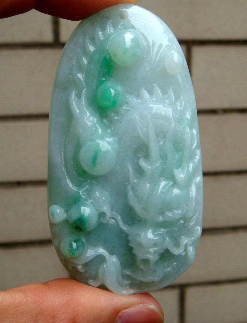 70 Mm Zertifizierte Natürliche Unbehandelte Klasse A Hellgrün Weiße Jadeit Geschnitzte Drachen Anhänger Halskette 0043 von tiantianjadeite