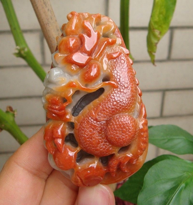 76 Mm Zertifiziert 100% Natürlich Unbehandelt Grad A Rot Gelb Jadeit Handgemachte Geschnitzte Drachen Ruyi Carving Anhänger Halskette von tiantianjadeite