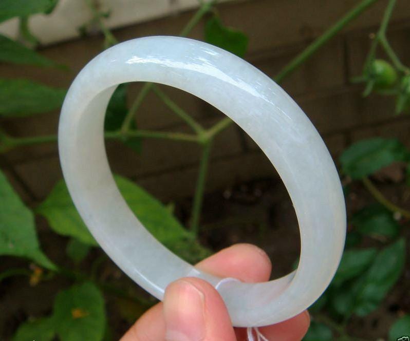 Eisiger Jadeit 59 Mm | 2.32 "Armreif 100% Natürlicher Unbehandelter Klasse A Typ Durchscheinender Geschnitzter Armreif Edelstein Nr. 41 + 14 von tiantianjadeite