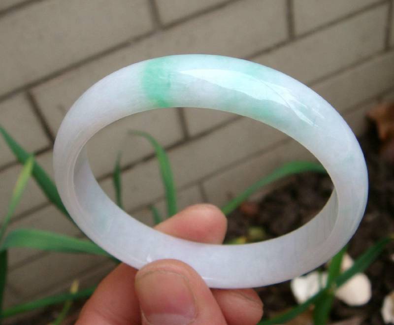 Jadeit 55, 4 Mm | 2, 18 " Armreif 100% Natürlicher, Unbehandelter Klasse A Typ Grün-Weißer Armreif-Edelstein von tiantianjadeite