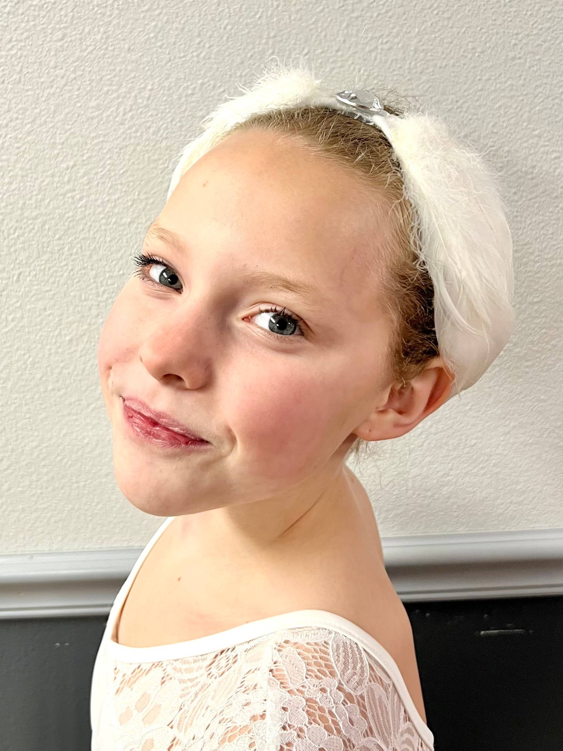 Mini Schwan Kopfschmuck - Kindergröße Mini Schwan Kopfschmuck - Kindergröße von tiarasbyjill