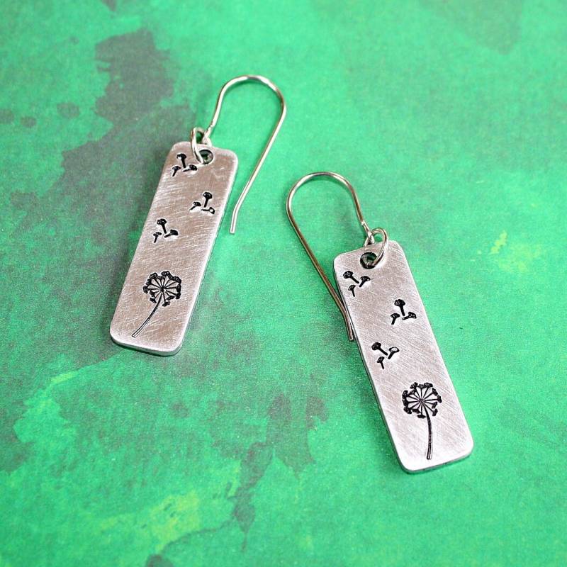 Löwenzahn Ohrringe - Handgestempelter Schmuck Edelstahl Ohrhaken Aluminium Rechteck Löwenzahn Ohrringe - Handgestempelter Schmuck Edelstahl Ohrhaken Aluminium Rechteck von ticklebean