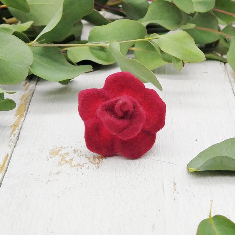 Auffälliger Ring Mit Edler Rose von tickodesign
