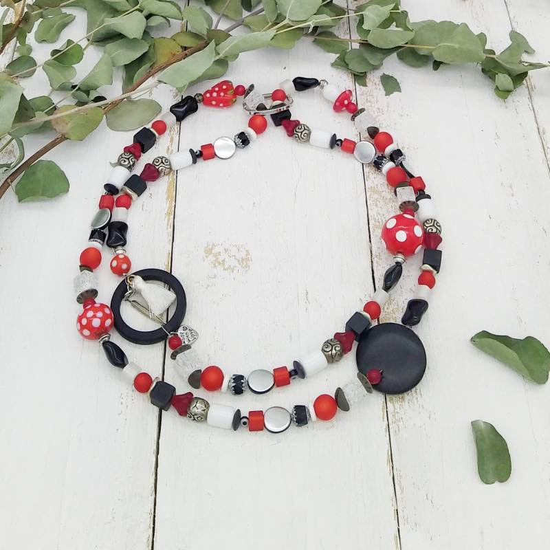 Extravagante Statement Kette Mit Pilz, Polaris Und Tupfenperlen von tickodesign