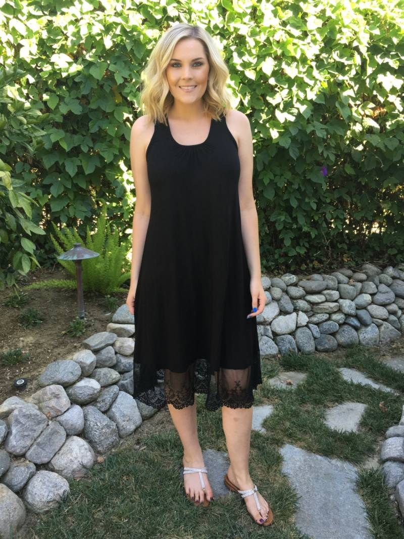 Kleid in Übergröße, Mit Schwarzer Spitze Zurück, Spitzenbesatz, Unter Dem Kniekleid, Spitzenboden Und -Rücken, Xl 2X von tiedyebypureintent