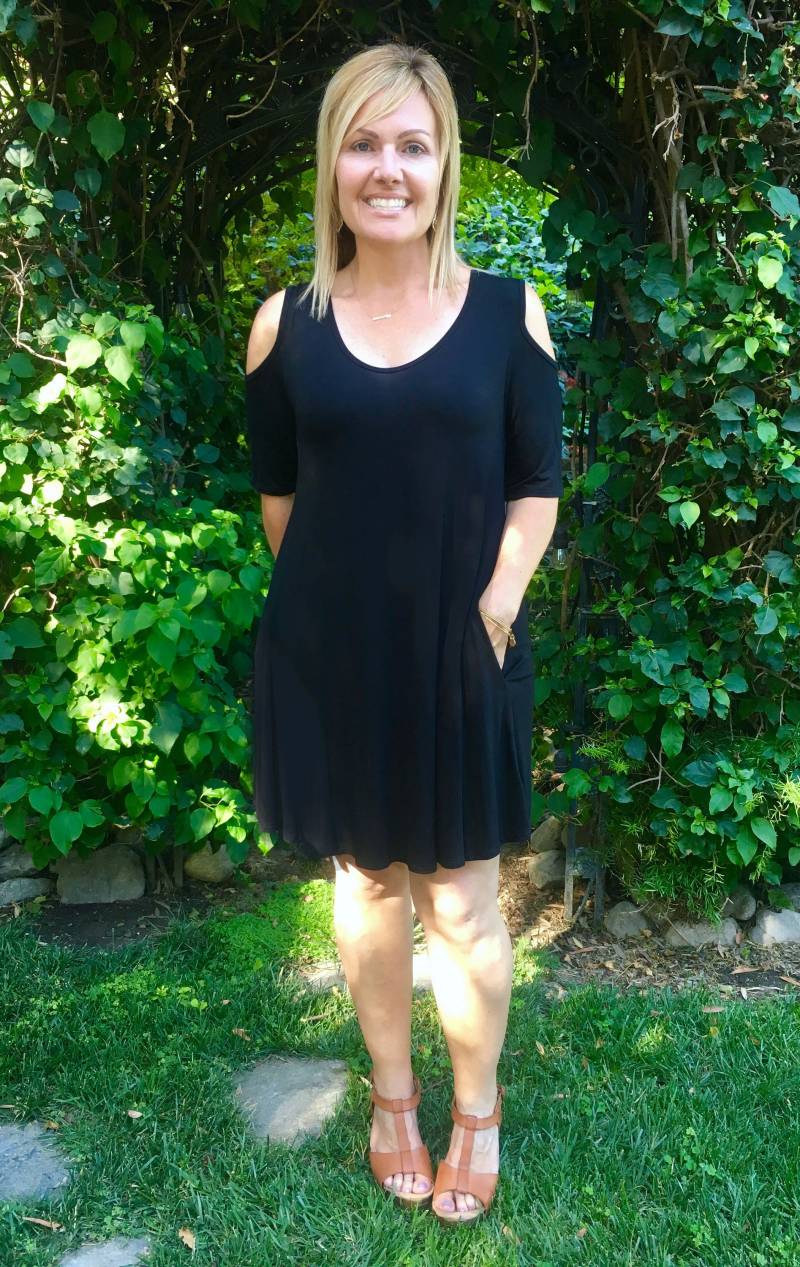 Plus Size Taschenkleid, Schwarzes Sommerkleid, Loose Fit Tunika, Kleid Mit Offenen Schultern, Boho Seitlichen Schlitztaschen, 2x 3xl von tiedyebypureintent