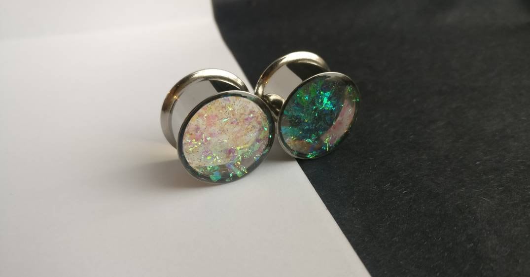 Handgefertigte Schillernde Ohr-Plugs, Dichroic Opal Effekt Gauges, Schimmern Ungewöhnliche Ohr Tunnel Auf Bestellung Handgefertigt Handgefertigte Schillernde Ohr-Plugs, Dichroic Opal Effekt Gauges, Schimmern Ungewöhnliche Ohr Tunnel Auf Bestellung Handgefertigt von tildeathstudios