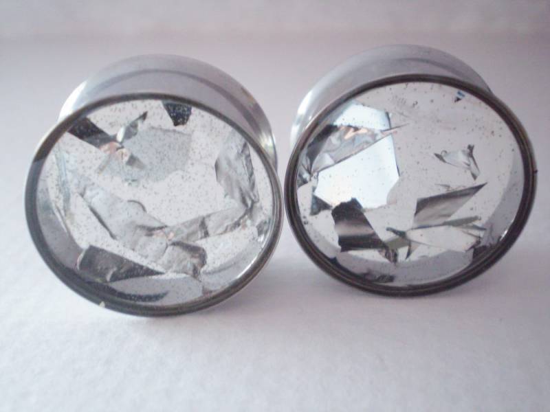 Plugs Gauges Gebrochen Spiegel Glas Silber Folie Metall Alternative Ausgefallene Individuell Einzigartige Handgefertigte Ohr Tunnel Plugs Gauges Gebrochen Spiegel Glas Silber Folie Metall Alternative Ausgefallene Individuell Einzigartige Handgefertigte Ohr Tunnel von tildeathstudios