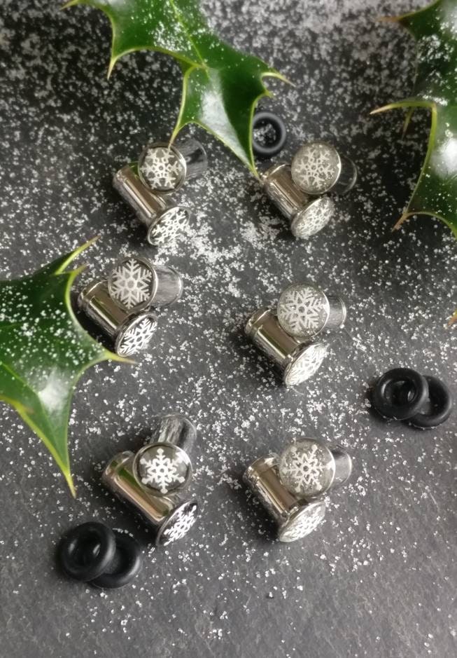 Schneeflocke Ohrstecker 6 Mm/2G, Handgefertigte Winter Plugs Sofort Lieferbar Schneeflocke Ohrstecker 6 Mm/2G, Handgefertigte Winter Plugs Sofort Lieferbar von tildeathstudios