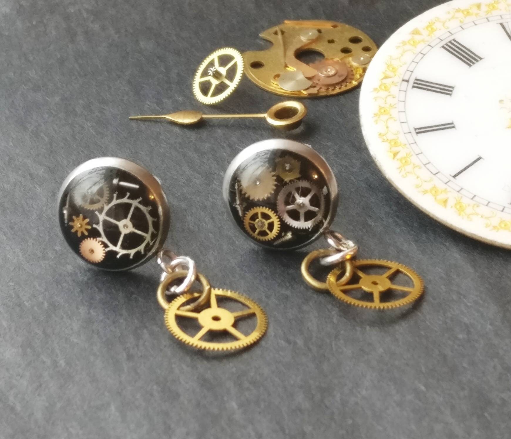 steampunk Ohrringe Durchbohrt Baumeln Zahnrad Uhr Teile Harz Schmuck steampunk Ohrringe Durchbohrt Baumeln Zahnrad Uhr Teile Harz Schmuck von tildeathstudios