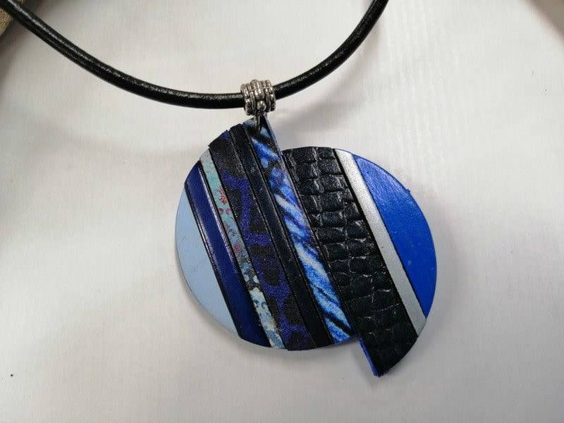Halskette "Matisse" Aus Blauem Leder Halskette "Matisse" Aus Blauem Leder von timecuir