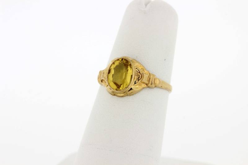 10 Karat Gelbgold Ring Mit Gelbem Zentrum von timekeepersinclayton
