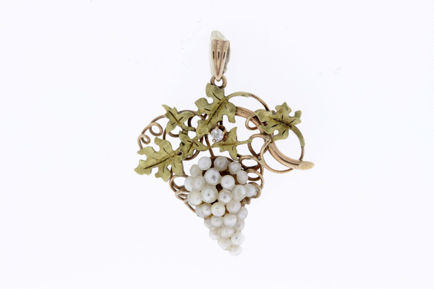 10K Weinrebenanhänger Mit Perlen Und Diamantakzenten von timekeepersinclayton