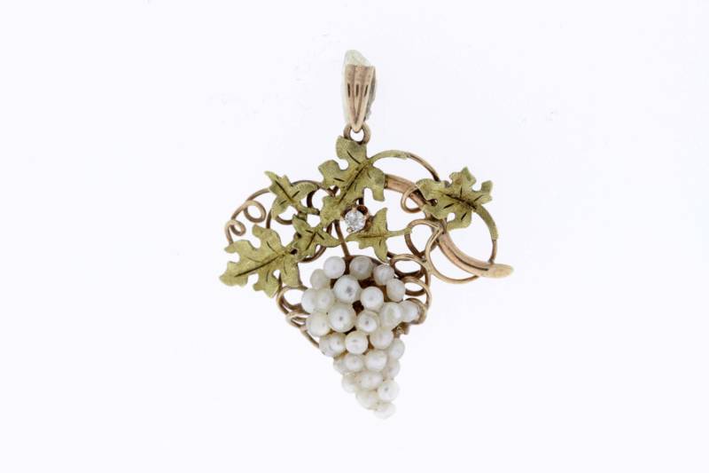 10K Weinrebenanhänger Mit Perlen Und Diamantakzenten von timekeepersinclayton