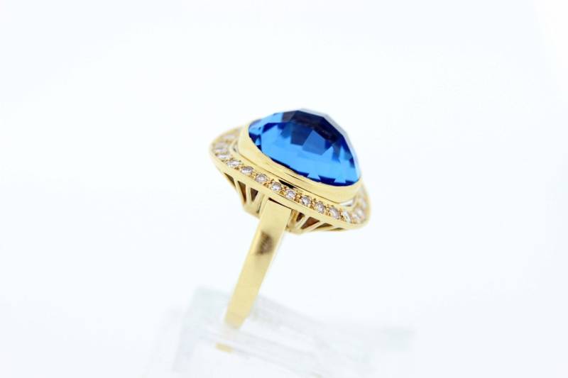 14-Karätiger Goldring Mit Blauem Topas Und Diamant-Halo von timekeepersinclayton