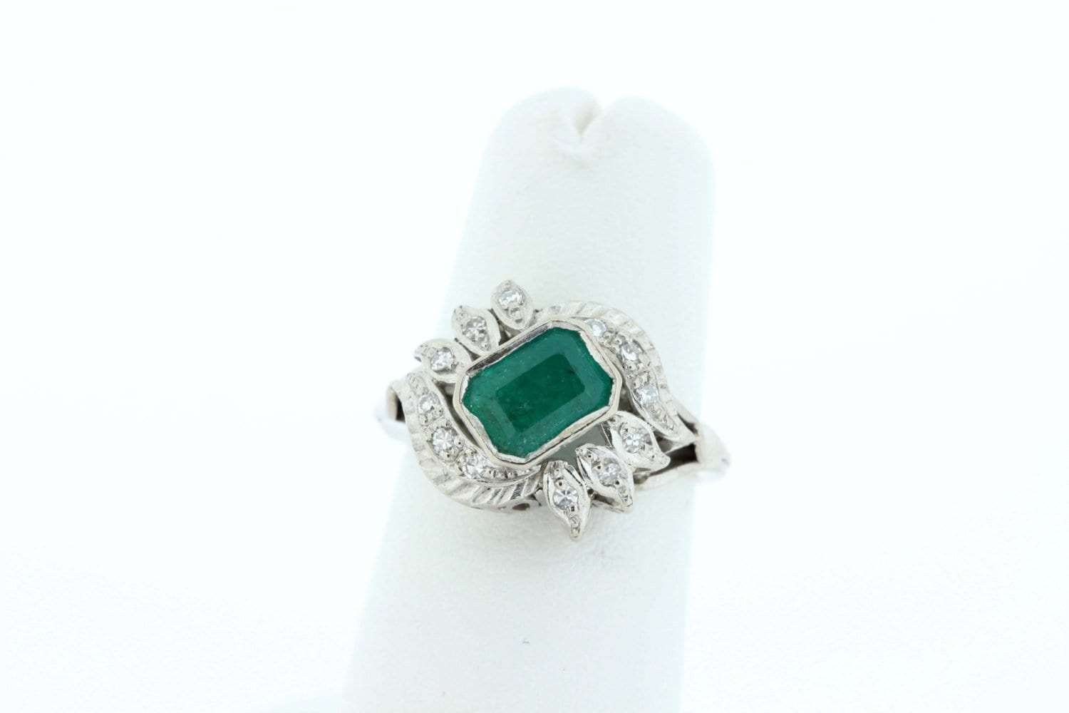 14K Gold Diamant Und Smaragd Ring von timekeepersinclayton