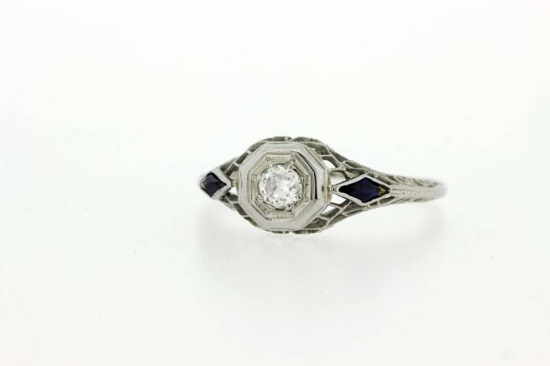 14K Gold Filigran Ring Blumen Und Reben Mit Diamant-Zentrum 14K Gold Filigran Ring Blumen Und Reben Mit Diamant-Zentrum von timekeepersinclayton