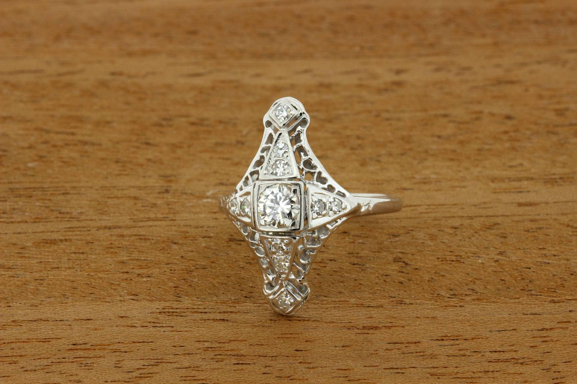 14K Gold Herz Filigraner Ring Mit Halbes Karat Gesamtgewicht in Diamanten von timekeepersinclayton