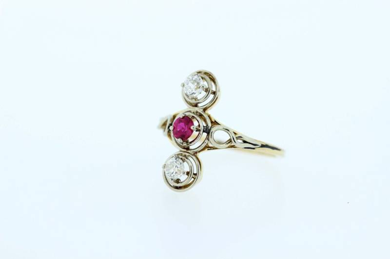 14K Gold Zweifarbig Ring Mit Diamanten Und Rubin von timekeepersinclayton