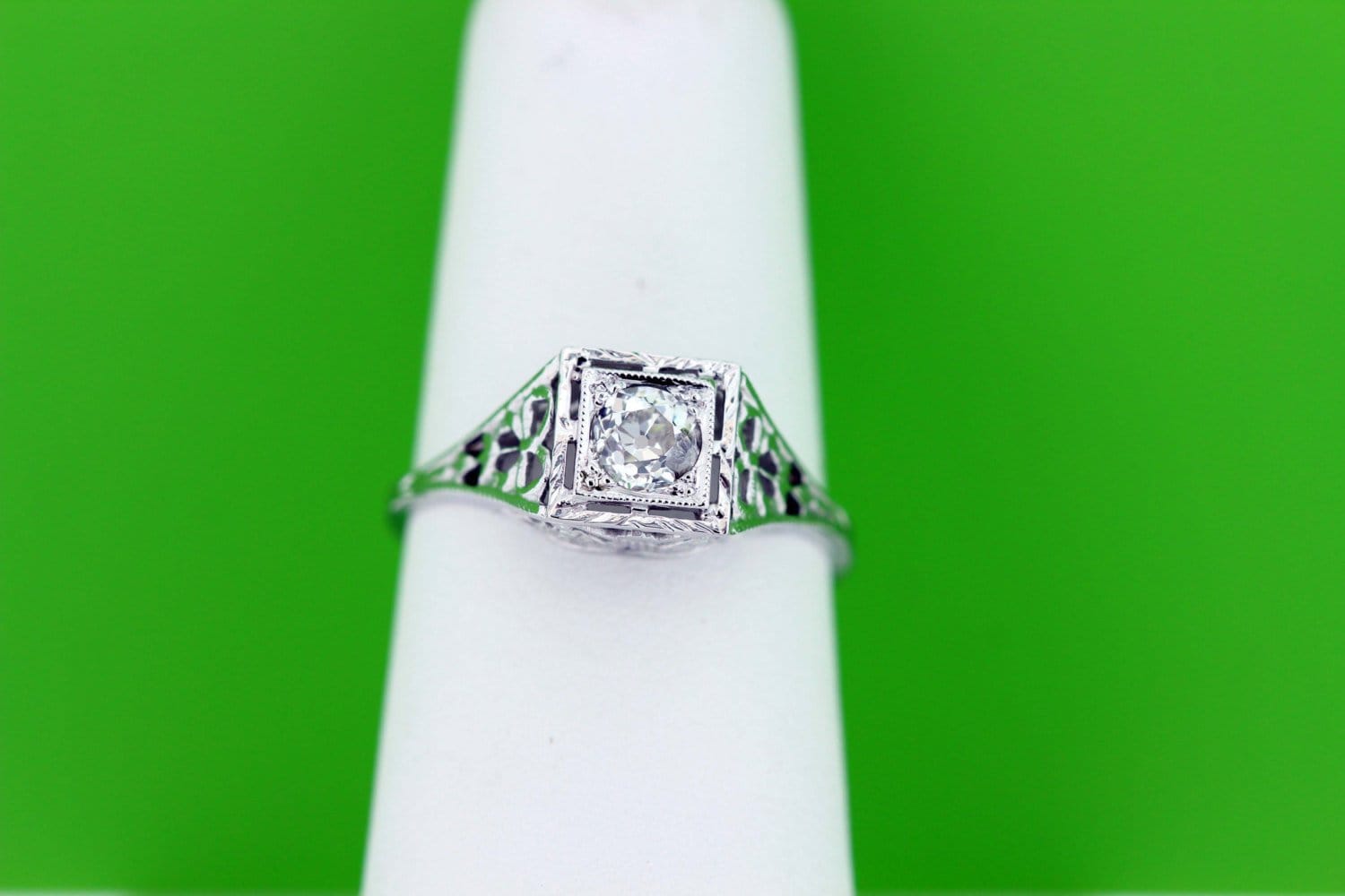 18K Filigran-Diamant-Ring Mit Schleifen Und Blumen von timekeepersinclayton