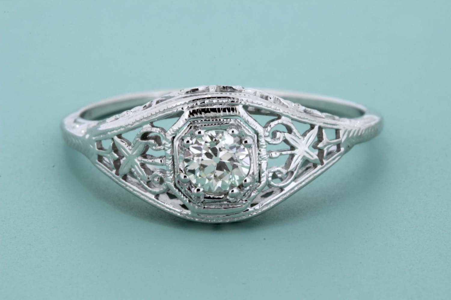 Diamantring Aus 18 Karat Gold Mit Herzen, Sternen Und Blumen von timekeepersinclayton