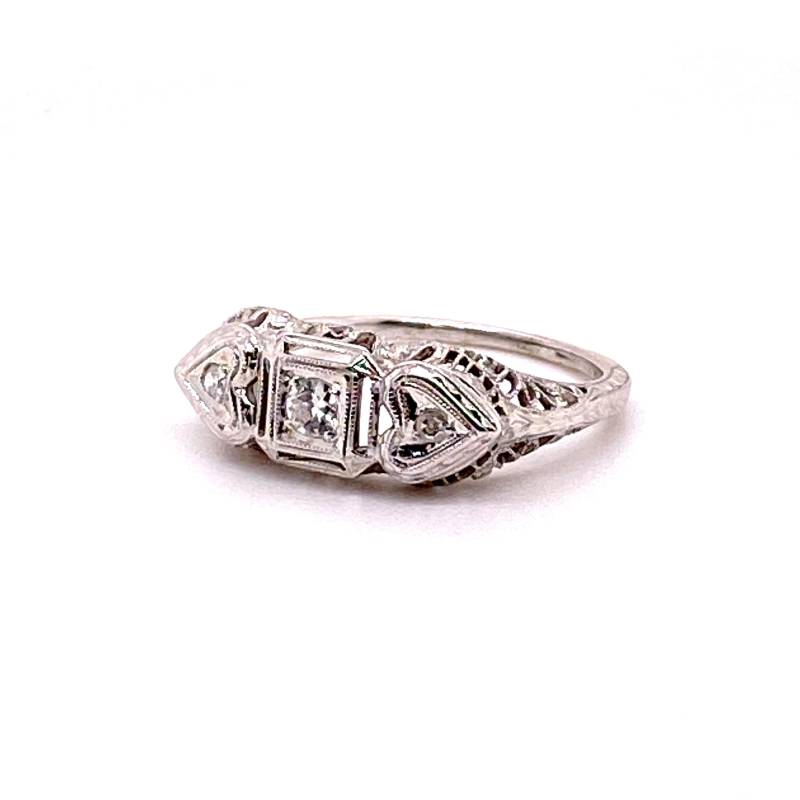 Doppel-Filigrane-Herz-Ring Mit Trio Diamonds 18K White Gold von timekeepersinclayton