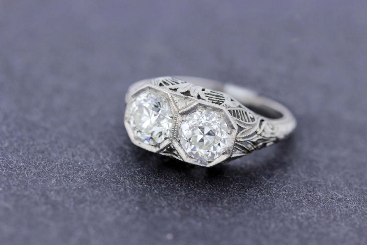 Doppeldiamant in Oktagonfassung Aus Platin Mit Filigranarbeit von timekeepersinclayton