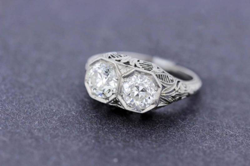 Doppeldiamant in Oktagonfassung Aus Platin Mit Filigranarbeit von timekeepersinclayton