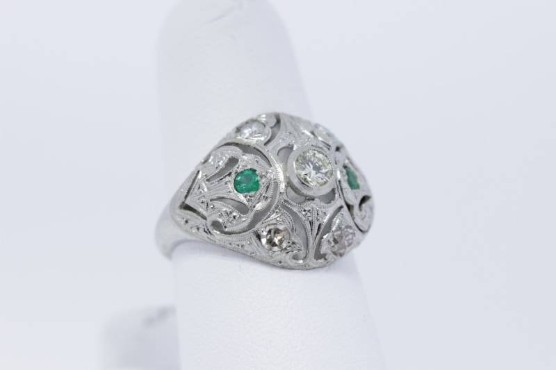 Filigraner Platin-Diamant - Und Smaragdring von timekeepersinclayton