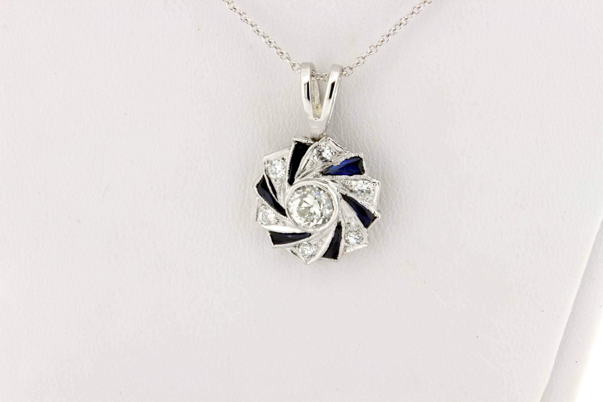 Halbes Karat Euro Schnitt Diamant Zentrum Windrad-Anhänger Mit Kette 14K White Gold von timekeepersinclayton