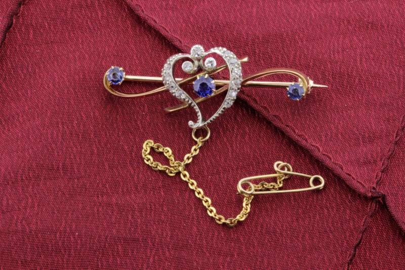 Herz-Brosche von timekeepersinclayton