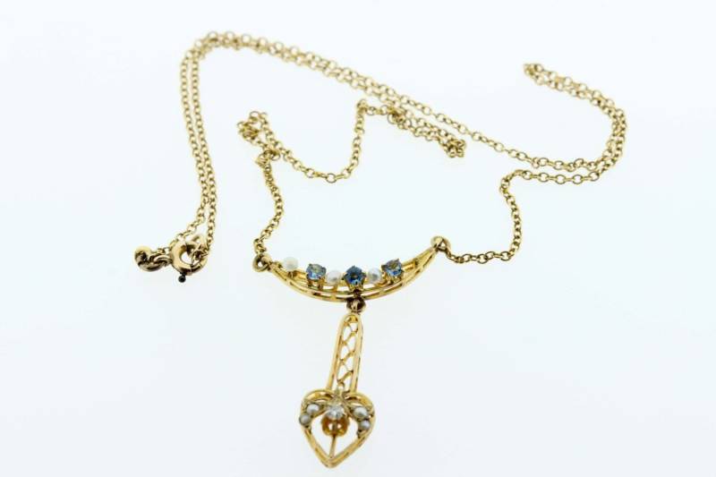 Herzförmige Perlen - Und Saphir-Halskette Aus Gold von timekeepersinclayton