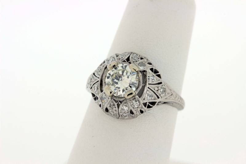 Platin Diamant-Ring Mit Milgrain Und Weizen Blatt Graviert Akzente von timekeepersinclayton