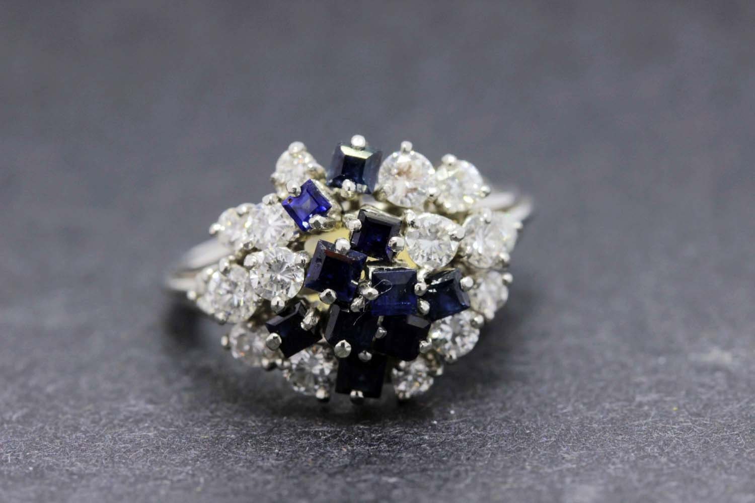 Platinring Mit Diamant - Und Saphir-Clusterring von timekeepersinclayton