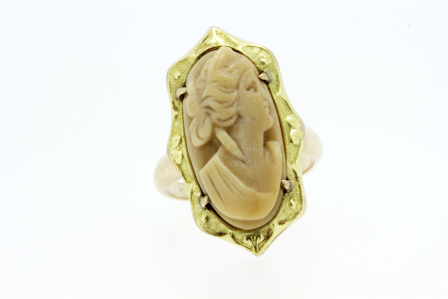 Ring Aus 10-Karätigem Gold Mit Sandstein-Kamee Ring Aus 10-Karätigem Gold Mit Sandstein-Kamee von timekeepersinclayton