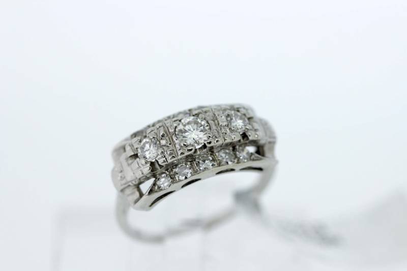 Ring Aus 14-Karätigem Gold Und Diamanten Mit Pavé-Reihen von timekeepersinclayton