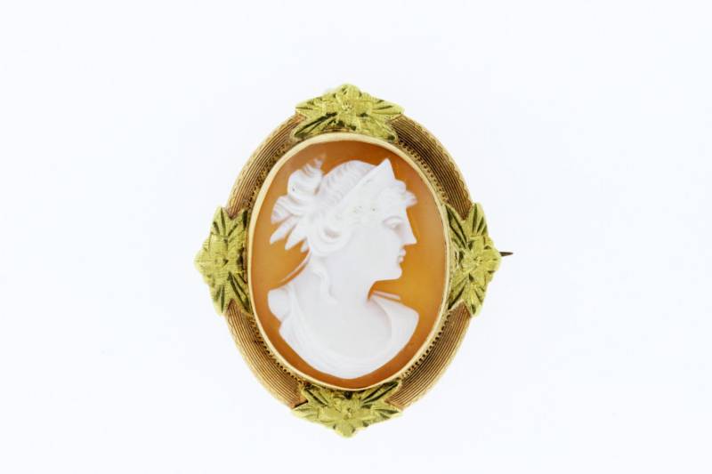 Weibliche Kamee Brosche Anhänger Zwei Ton Gelb Und Rotgold Mit Blumen von timekeepersinclayton