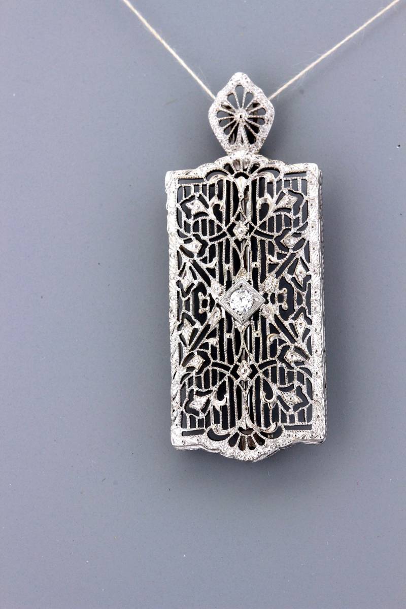 Wunderbare 10K Weiß Gott Filigrane Cabrio Brosche Mit Milgrain von timekeepersinclayton