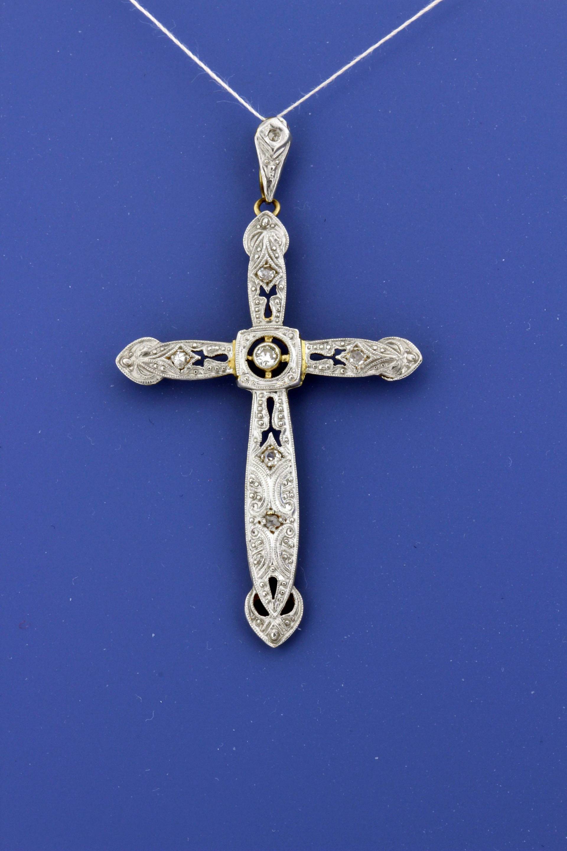 Wunderliche 18K Gold Graviert Und Milgrain Diamant Kreuz von timekeepersinclayton
