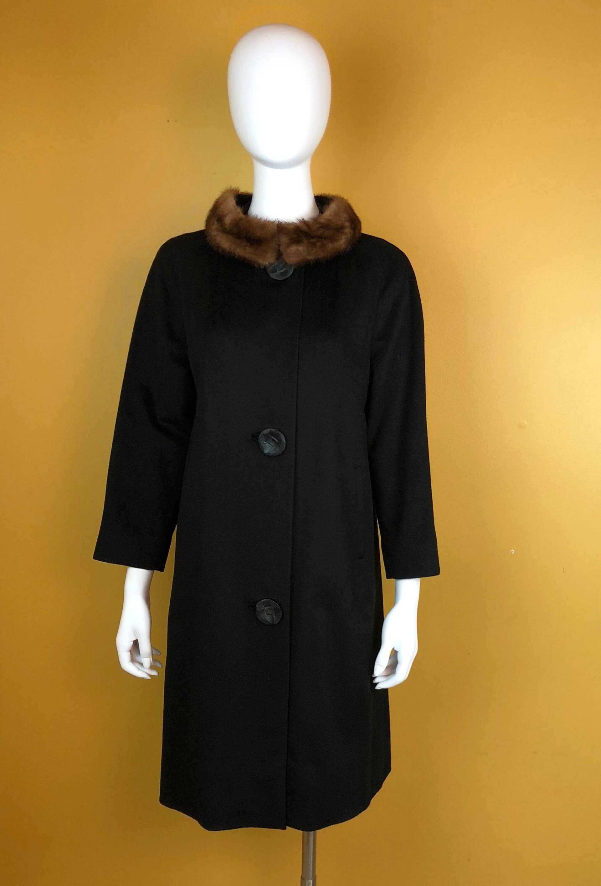 Jahrgang 1940 Judy Nell Schwarz Wollmantel Mit Fellkragen Jahrgang 1940 Judy Nell Schwarz Wollmantel Mit Fellkragen von timelesspieces