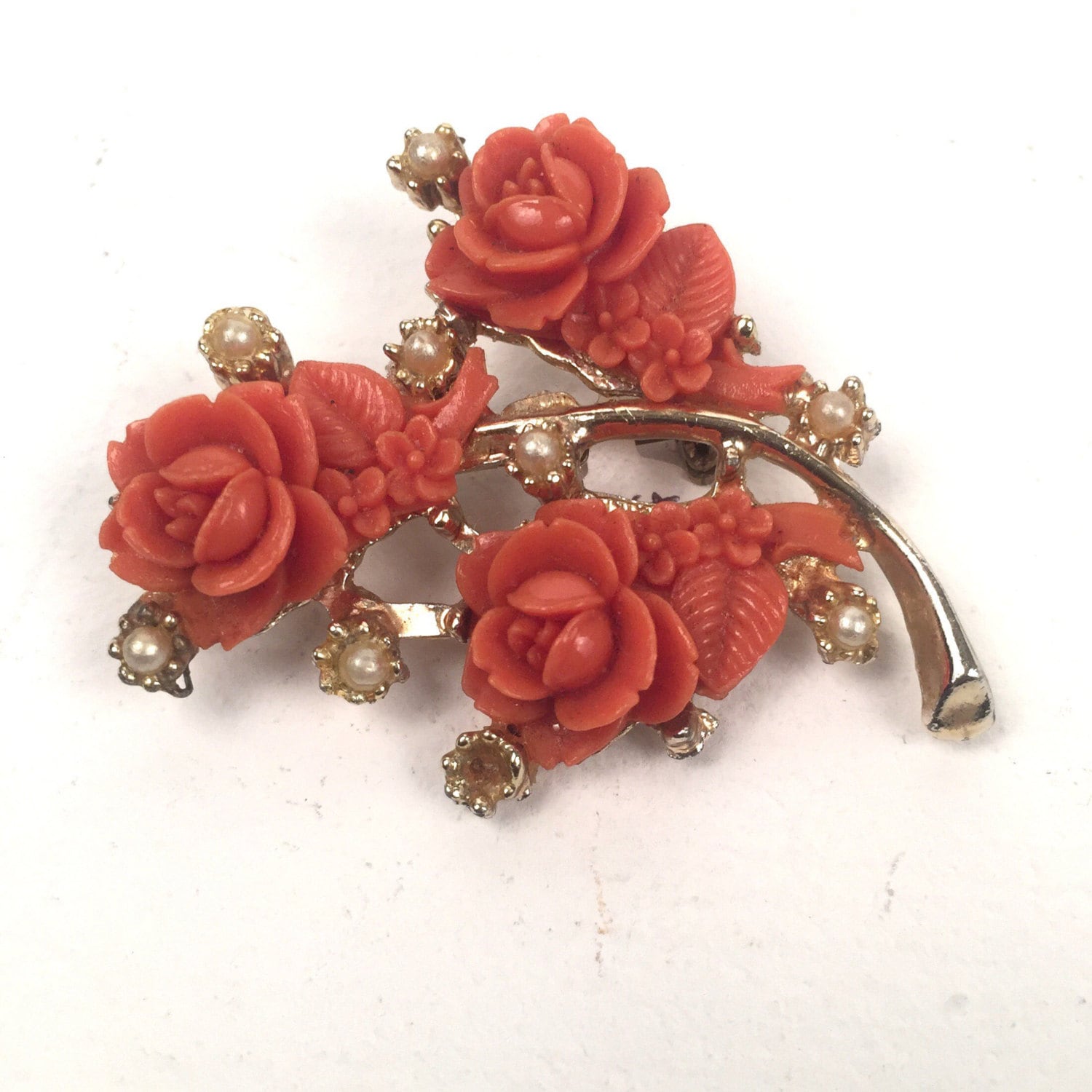 Jahrgang 1960 Orange Blumen Brosche Mit Perlen Jahrgang 1960 Orange Blumen Brosche Mit Perlen von timelesspieces