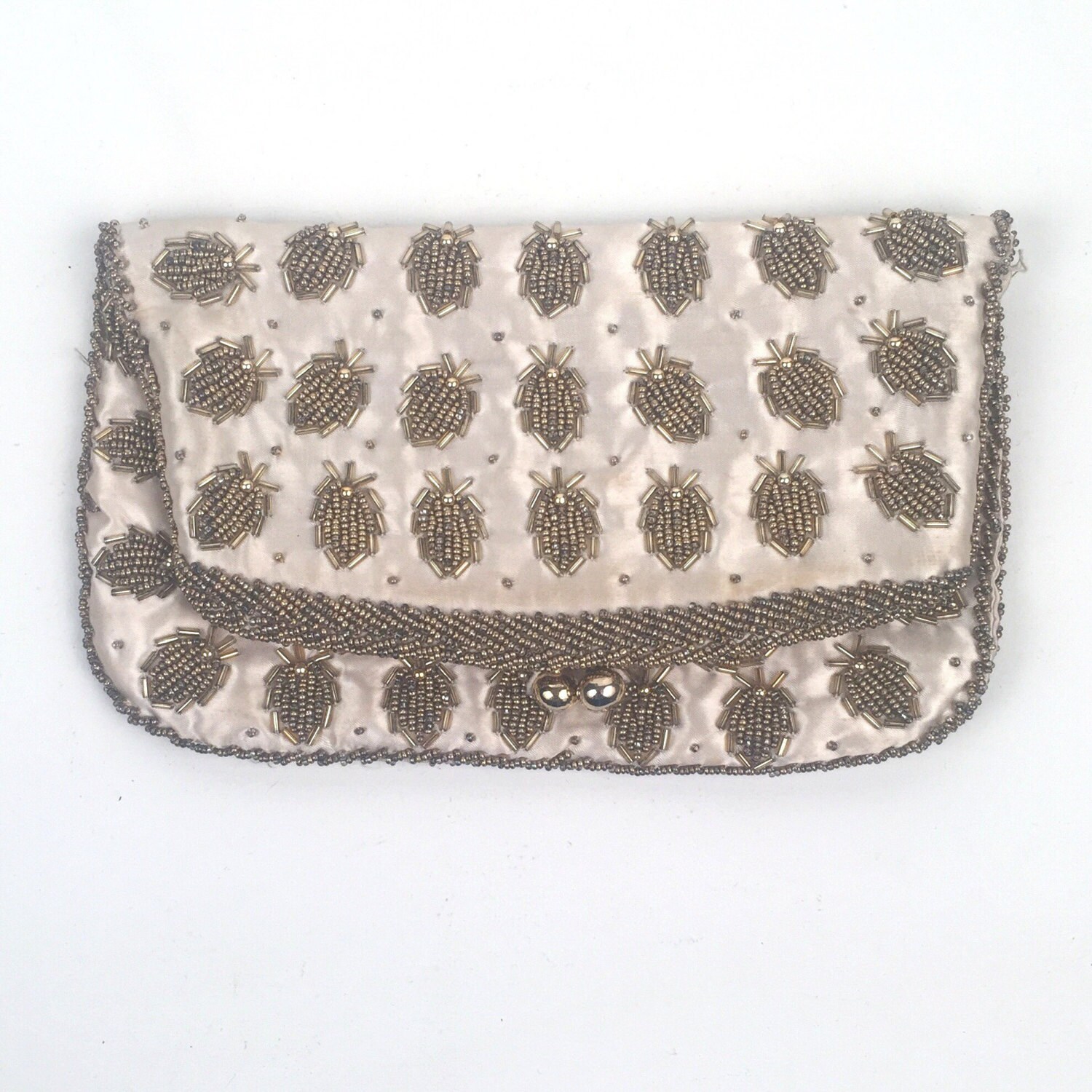 Vintage 1960Er Jahre Elfenbein Hand Perlen Clutch Abendtasche Vintage 1960Er Jahre Elfenbein Hand Perlen Clutch Abendtasche von timelesspieces