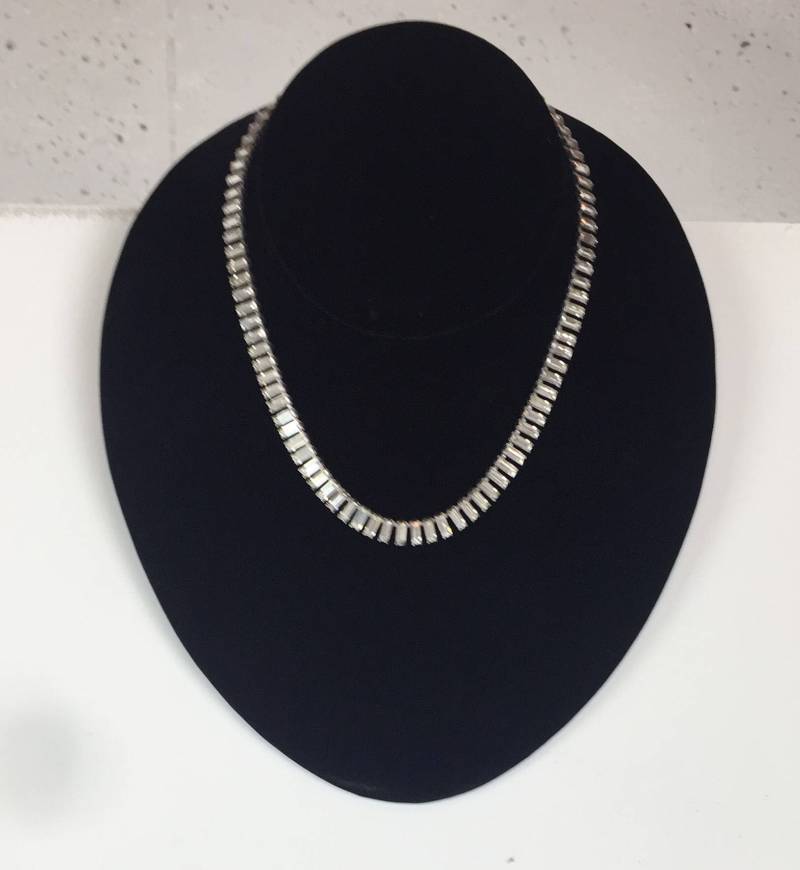 Vintage 1960Er Jahre Glam Strass Halskette, Rechteck Geformte Steine Vintage 1960Er Jahre Glam Strass Halskette, Rechteck Geformte Steine von timelesspieces