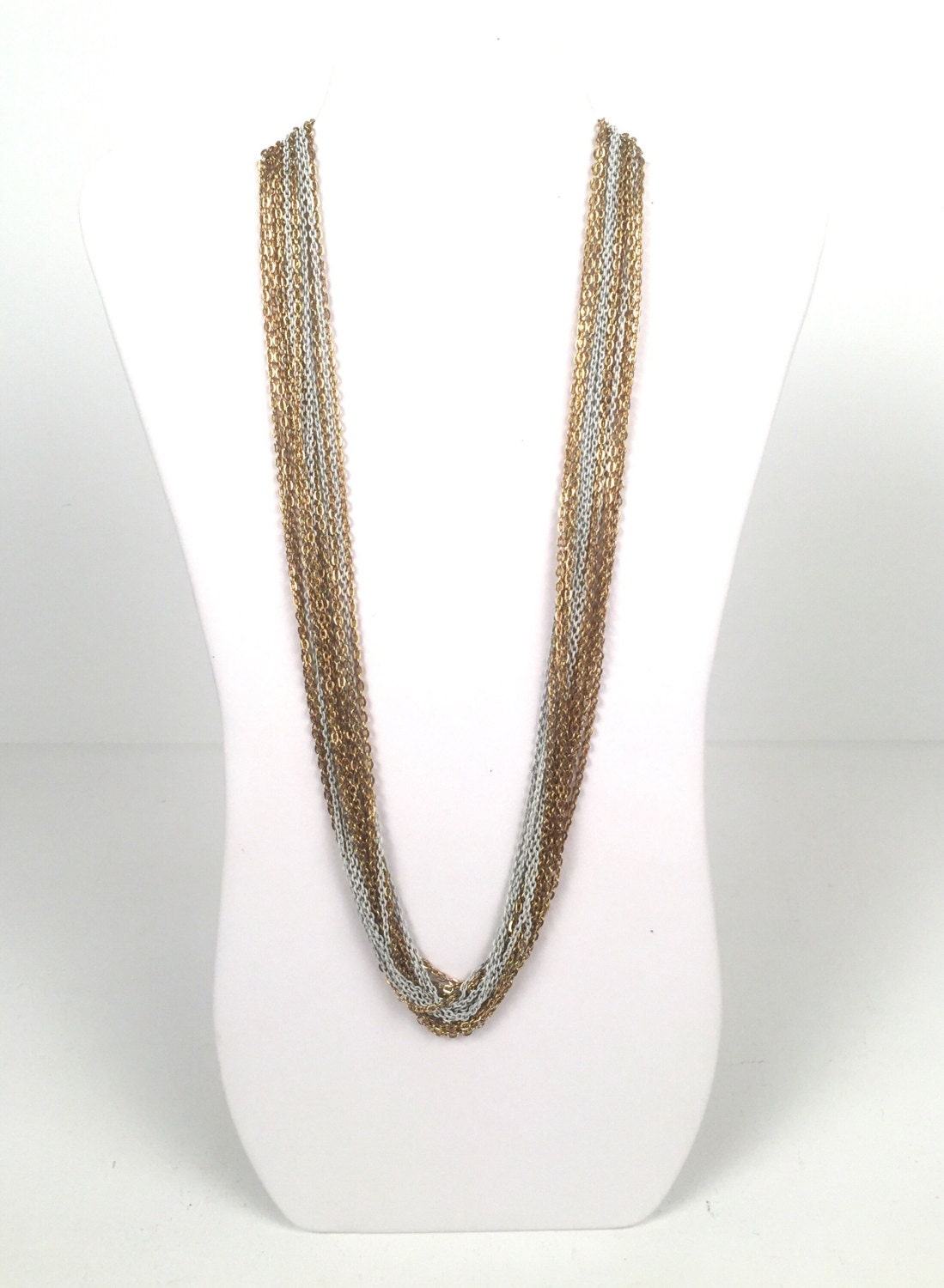 Vintage 1980S Multi Strang Gold Und Weiß Halskette Vintage 1980S Multi Strang Gold Und Weiß Halskette von timelesspieces