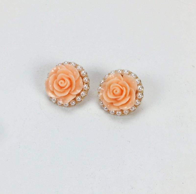 Vintage 1980S Pfirsich Rosen Ohrhänger Vintage 1980S Pfirsich Rosen Ohrhänger von timelesspieces