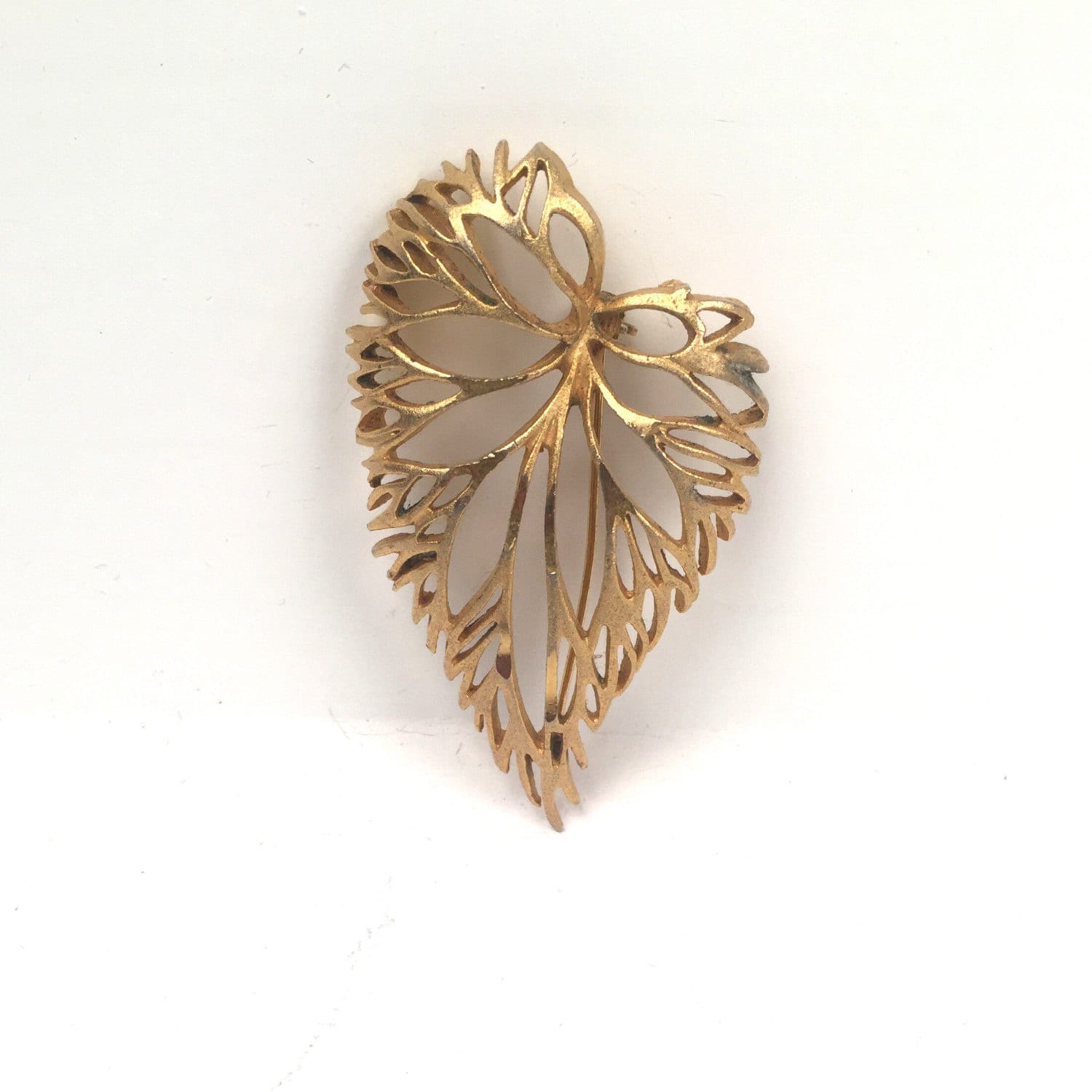 Vintage Blatt-Gold-Brosche Vintage Blatt-Gold-Brosche von timelesspieces