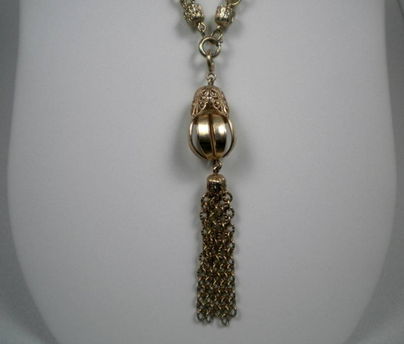 Vintage Gold Kettenanhänger Mit Quaste von timelesspieces