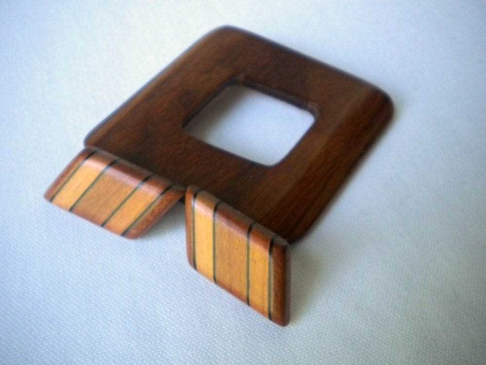 Vintage Holz Brosche Und Ohrring Set Vintage Holz Brosche Und Ohrring Set von timelesspieces